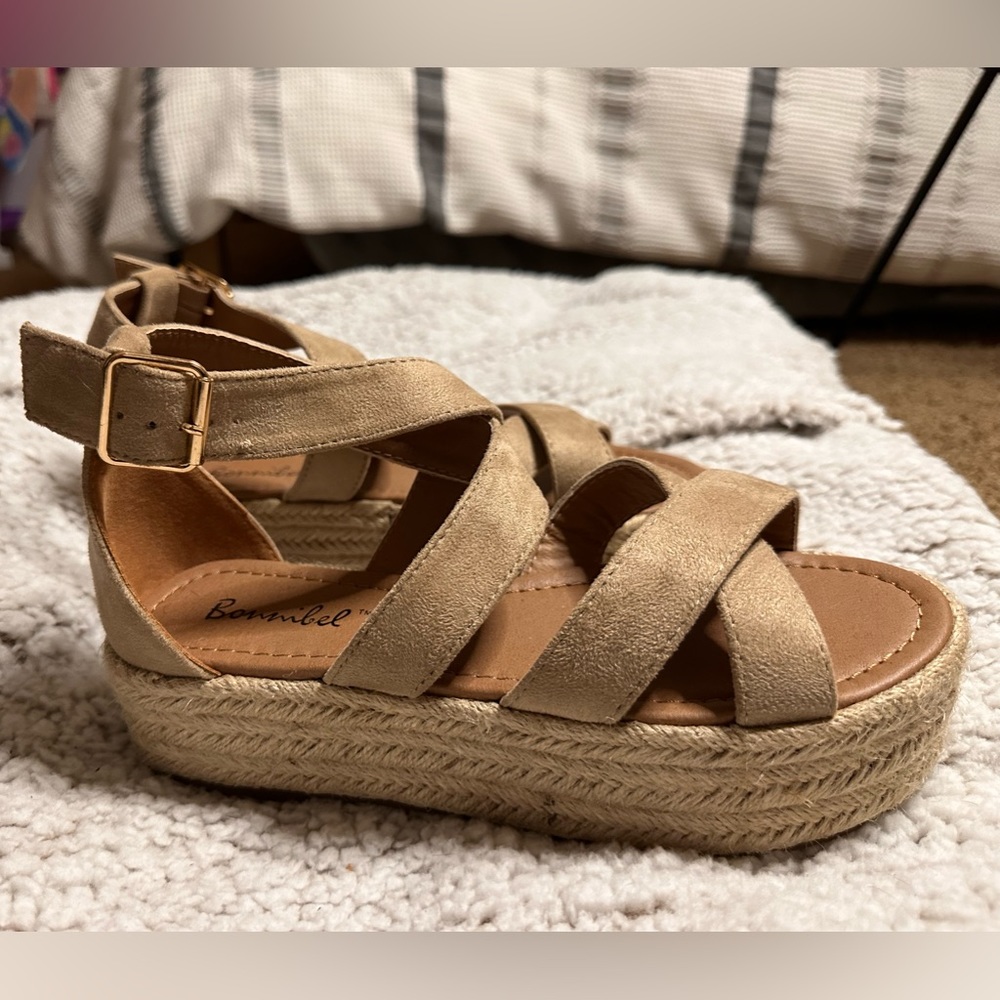 Bonnibel Sandals size 6.5.